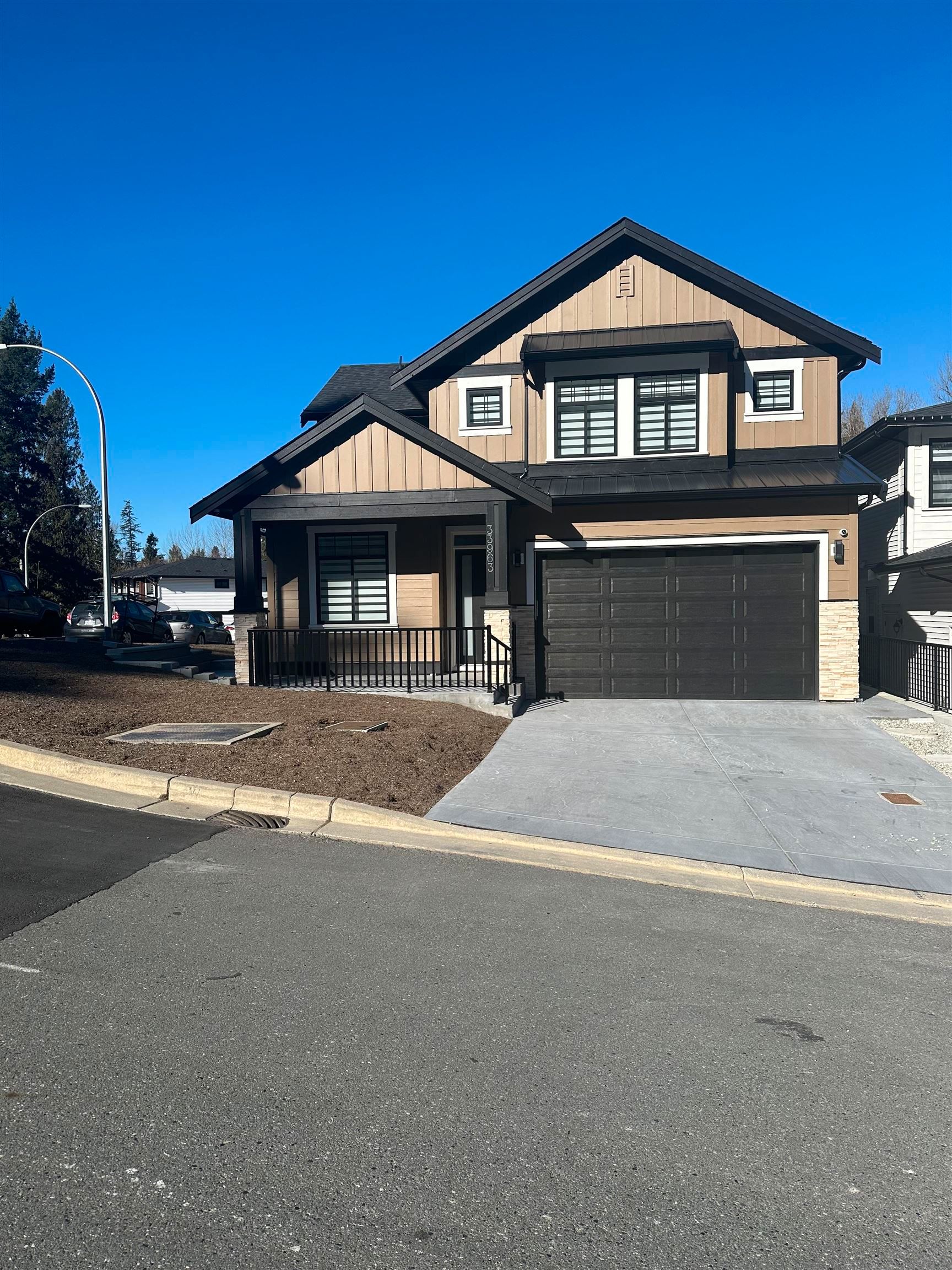Main Photo: 33963 TOOLEY Place in Mission: Mission BC House for sale : MLS®# R2848584