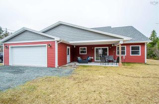 Main Photo: 282 Heselton Drive in Ostrea Lake: 35-Halifax County East Residential for sale (Halifax-Dartmouth)  : MLS®# 202407693