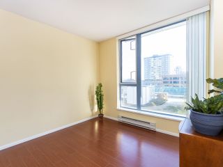 Photo 15: 804 719 PRINCESS Street in New Westminster: Uptown NW Condo for sale in "STIRLING PLACE" : MLS®# R2432360