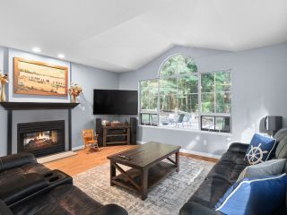 Photo 2: 12 DEERWOOD Place in Port Moody: Heritage Mountain Townhouse for sale in "Heritage Green" : MLS®# R2871082