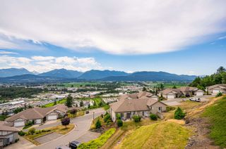 Photo 19: 124 8590 SUNRISE Drive in Chilliwack: Chilliwack Mountain Townhouse for sale in "Maple Hills" : MLS®# R2794365