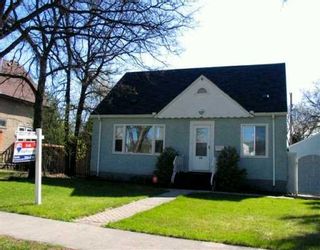 Photo 1: 386 CENTENNIAL Street in WINNIPEG: River Heights / Tuxedo / Linden Woods Single Family Detached for sale (South Winnipeg)  : MLS®# 2706861