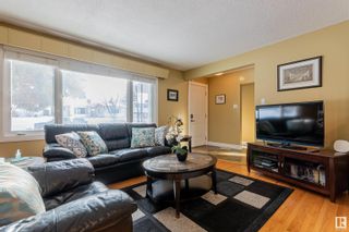 Photo 2: 5820 87 Avenue in Edmonton: Zone 18 House for sale : MLS®# E4330284