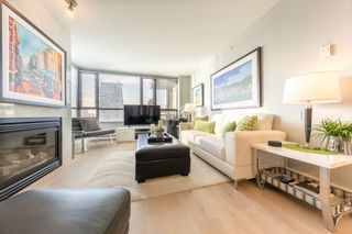 Photo 1: 602 1003 PACIFIC Street in Vancouver: West End VW Condo for sale in "SEASTAR" (Vancouver West)  : MLS®# R2329936