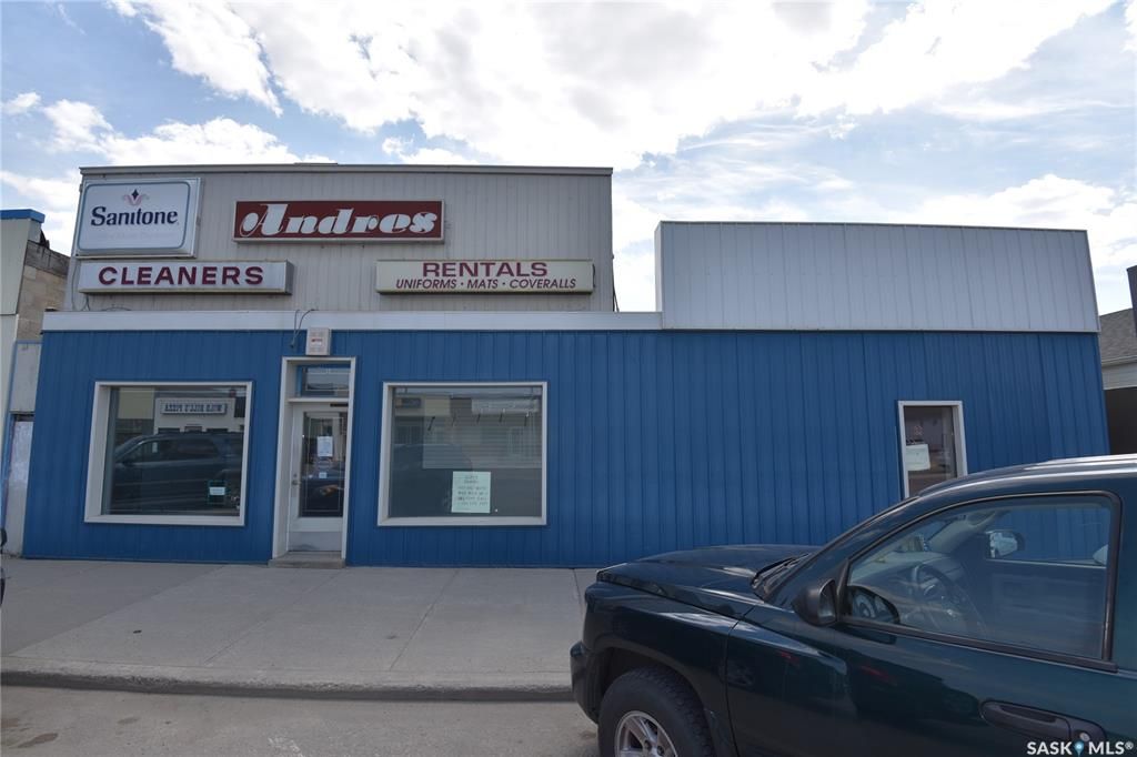 Main Photo: 212 1st Avenue West in Nipawin: Commercial for sale : MLS®# SK929275