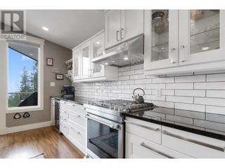 Photo 7: 561 Moody Crescent Okanagan North: Okanagan Shuswap Real Estate Listing: MLS®# 10305600