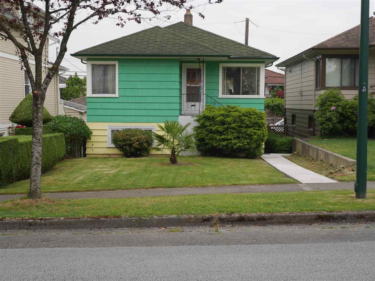 Main Photo: 4870 ROSS Street in Vancouver: Knight House for sale (Vancouver East)  : MLS®# R2059831