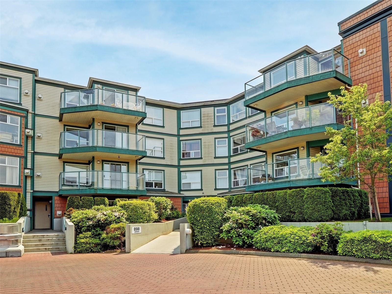 Main Photo: 402 898 Vernon Ave in Saanich: SE Swan Lake Condo for sale (Saanich East)  : MLS®# 920793