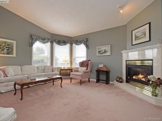 Photo 3: 63 Salmon Crt in VICTORIA: VR Glentana Manufactured Home for sale (View Royal)  : MLS®# 783796