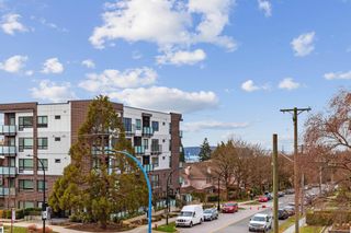 Photo 18: 306 1610 CHESTERFIELD Avenue in North Vancouver: Central Lonsdale Condo for sale in "Canterbury House" : MLS®# R2855739