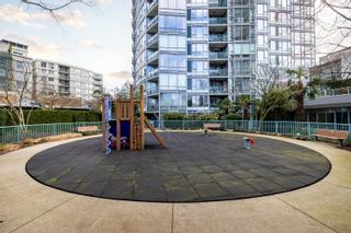 Photo 31: 2J 1033 MARINASIDE Crescent in Vancouver: Yaletown Townhouse for sale in "Quaywest" (Vancouver West)  : MLS®# R2865654