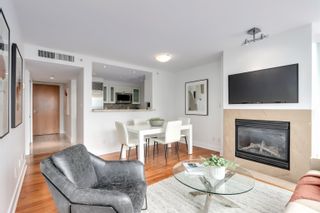Photo 3: 1705 590 NICOLA Street in Vancouver: Coal Harbour Condo for sale in "Cascina" (Vancouver West)  : MLS®# R2677050