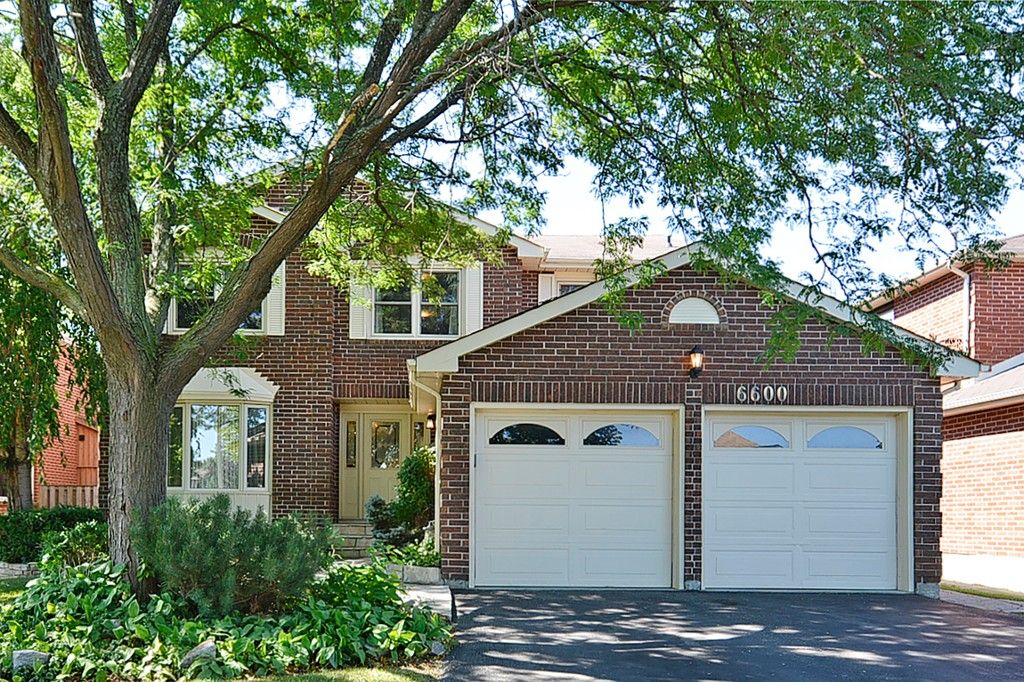 Main Photo: 6600 Miller's Grove in Mississauga: Meadowvale House (2-Storey) for sale : MLS®# W3009696