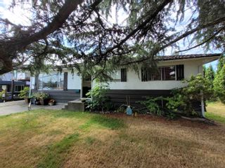 Photo 1: 5770 48A Avenue in Delta: Hawthorne House for sale (Ladner)  : MLS®# R2802101