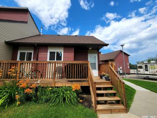 Photo 2: 49 331 Pendygrasse Road in Saskatoon: Fairhaven Residential for sale : MLS®# SK903317