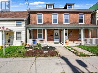 Photo 1: 56 PEARL STREET E in Brockville: House for sale : MLS®# 1386292