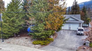 Photo 2: 1009 Shuswap Avenue in Sicamous: House for sale : MLS®# 10271305