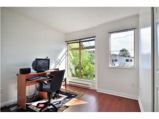 Photo 6: 208 688 E 16TH Avenue in Vancouver: Fraser VE Condo for sale in "VINTAGE EAST SIDE" (Vancouver East)  : MLS®# V850110