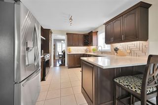 Photo 6: 5 SHADOWDALE Drive in Stoney Creek: House for sale : MLS®# H4164135
