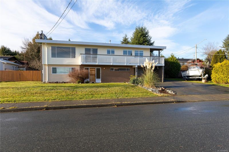 FEATURED LISTING: 972 Galerno Rd Campbell River