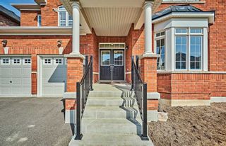 Photo 3: 11 Whitehand Drive in Clarington: Newcastle House (2-Storey) for sale : MLS®# E5169146
