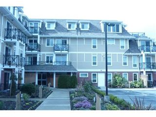 Photo 2: 402 4536 Viewmont Ave in VICTORIA: SW Royal Oak Condo for sale (Saanich West)  : MLS®# 597959