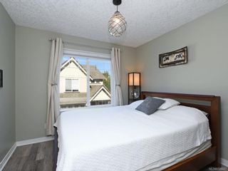 Photo 16: 1 2650 Shelbourne St in Victoria: Vi Oaklands Row/Townhouse for sale : MLS®# 850293