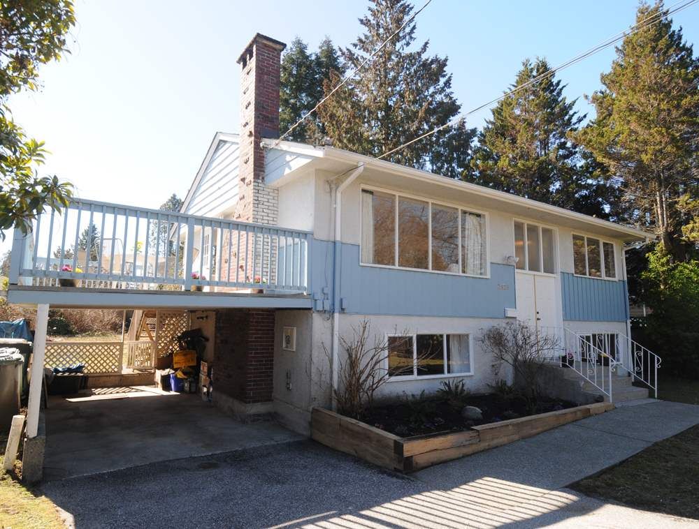 Main Photo: 2628 POPLYNN Place in North Vancouver: Westlynn House for sale : MLS®# R2349621