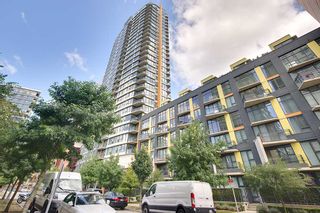 Photo 1: 702 33 SMITHE STREET in Vancouver: Yaletown Condo for sale (Vancouver West)  : MLS®# R2103455