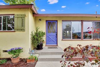Photo 1: 2200 Pomona Avenue in Costa Mesa: Residential for sale (C2 - Southwest Costa Mesa)  : MLS®# OC22125166