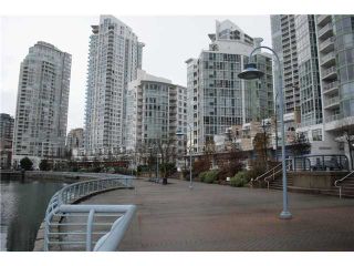 Photo 2: 2306 1067 MARINASIDE Crescent in Vancouver: Yaletown Condo for sale in "QUAYWEST II" (Vancouver West)  : MLS®# V919623