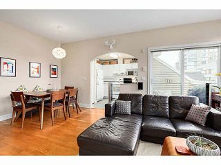 Photo 3: 403 2588 ALDER Street in Vancouver: Fairview VW Condo for sale in "BOLLERT PLACE" (Vancouver West)  : MLS®# V1104076