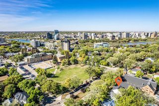 Photo 2: 611 Dufferin Avenue in Saskatoon: Nutana Residential for sale : MLS®# SK909275