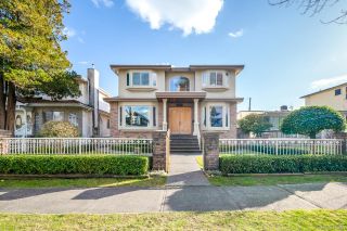 Photo 1: 2218 BONNYVALE Avenue in Vancouver: Fraserview VE House for sale (Vancouver East)  : MLS®# R2666264