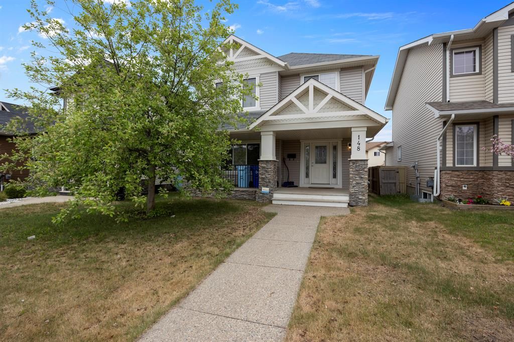 Main Photo: 148 Grosbeak Way: Fort McMurray Detached for sale : MLS®# A2049862