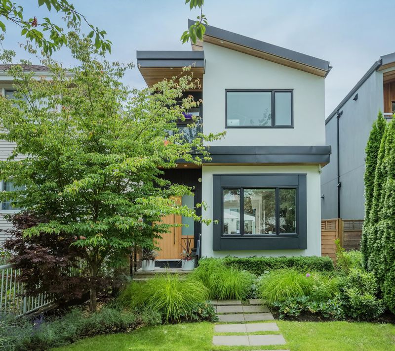 FEATURED LISTING: 506 18TH Avenue East Vancouver