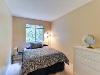 Photo 14: 8560 WOODGROVE PLACE in Burnaby: Forest Hills BN Townhouse for sale (Burnaby North)  : MLS®# R2273827