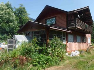 Photo 3: 852 MACKENZIE Highway in Bella Coola: Bella Coola/Hagensborg House for sale (Williams Lake (Zone 27))  : MLS®# R2606160