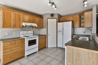 Photo 11: 49 SADDLECREST Place NE in Calgary: Saddle Ridge House for sale : MLS®# C4179394