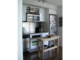 Photo 5: 2202 788 HAMILTON Street in Vancouver: Downtown VW Condo for sale in "TV TOWER I" (Vancouver West)  : MLS®# V825585