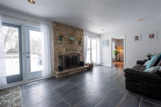 Photo 6: 7 Cass Street in Winnipeg: River West Park Residential for sale (1F)  : MLS®# 202203347