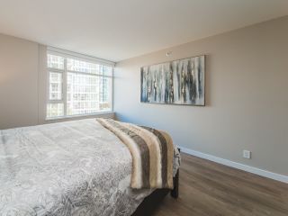 Photo 10: 706 198 AQUARIUS MEWS in Vancouver: Yaletown Condo for sale (Vancouver West)  : MLS®# R2424836