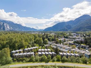 Photo 1: 10 39893 GOVERNMENT Road in Squamish: Northyards Townhouse for sale in "Elements" : MLS®# R2880916