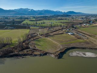 Photo 8: 47975 JESS Road in Chilliwack: Fairfield Island House for sale : MLS®# R2858754