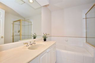 Photo 12: 301 3621 W 26TH Avenue in Vancouver: Dunbar Condo for sale in "DUNBAR HOUSE" (Vancouver West)  : MLS®# R2275235