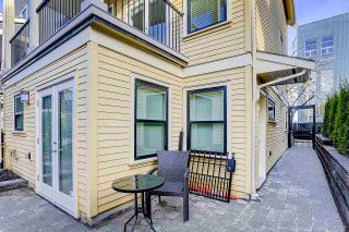 Photo 2: 435 VERNON Drive in Vancouver: Mount Pleasant VE Townhouse for sale in "STRATHCONA" (Vancouver East)  : MLS®# R2225005
