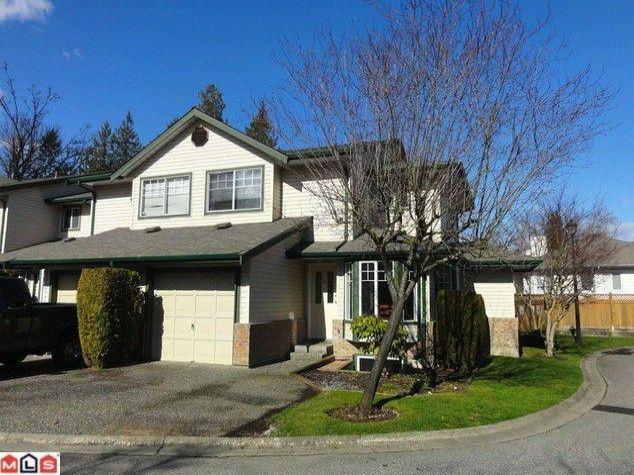 Main Photo: 52 8863 216TH Street in Langley: Walnut Grove Townhouse for sale in "EMERALD ESTATES" : MLS®# F1206185