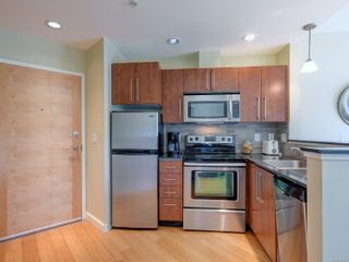 Photo 5: 311 611 Brookside Rd in Colwood: Co Latoria Condo for sale : MLS®# 884839
