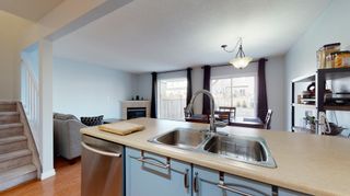 Photo 9: 13948 137 St in Edmonton: House Half Duplex for sale : MLS®# E4235358