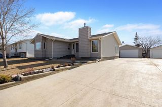 Photo 1: 761 Timberline Drive: Fort McMurray Detached for sale : MLS®# A2042367